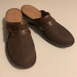 Lobo Solo Women’s Leather Clogs